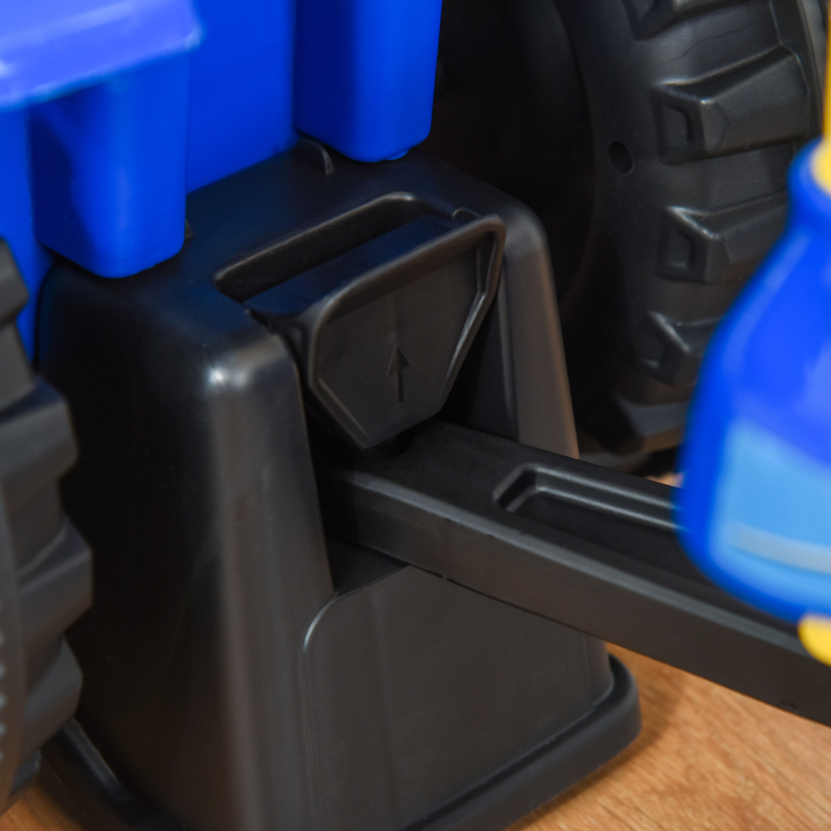 Blue HOMCOM Ride-On Tractor Walker for Toddlers 12-36 Months Foot-To-Floor